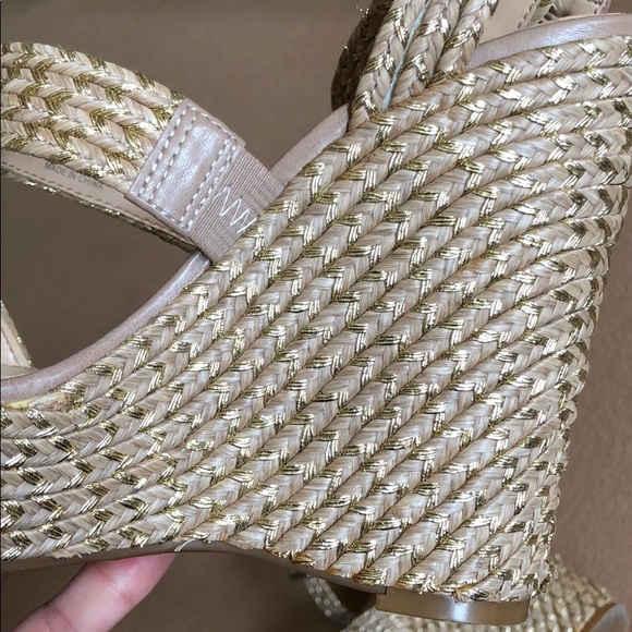 Vince Camuto wedges - Picture 4 of 4